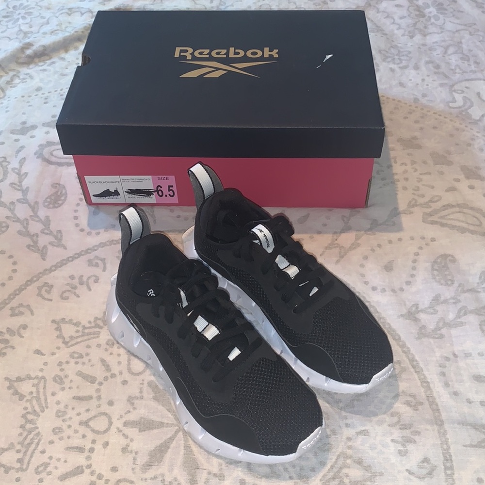 Reebok Zig Dynamica Sneakers Black Running Athletic Shoes Sz 6.5 with Box